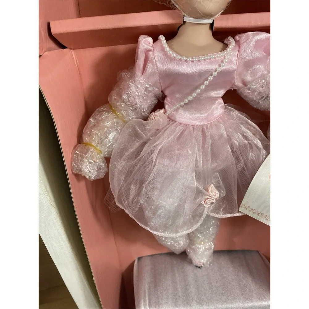 Chatelaine Ballerina Porcelain Musical Doll Wood Music Box‎ Stand Vtg 1998 New